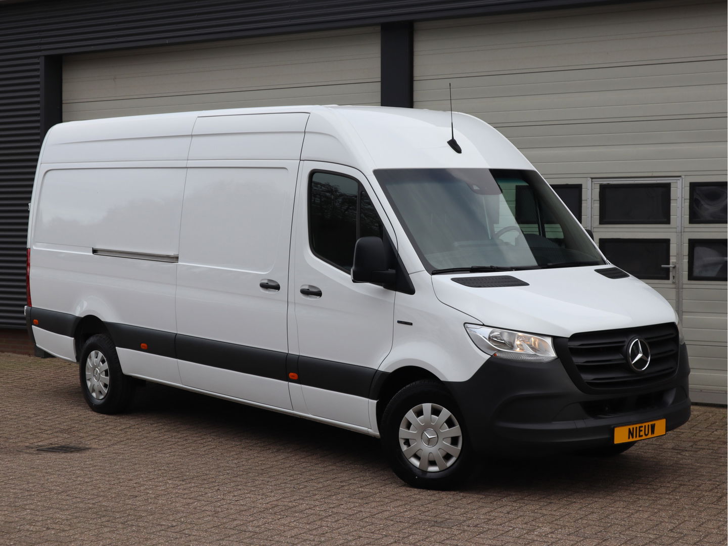 Mercedes-Benz eSprinter 314 Accu 113 kWh WLPT 445 KM - Snelladen - L3H2 Maxi - Trekhaak