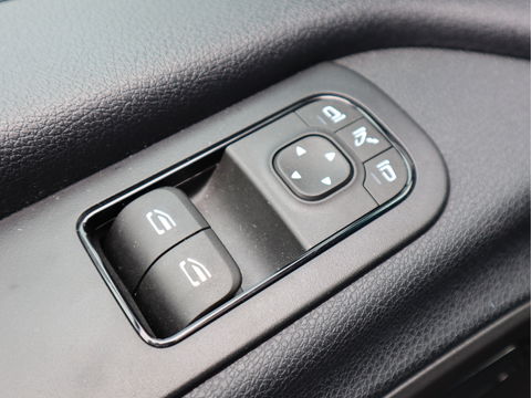 Mercedes-Benz eSprinter 314 Accu 113 kWh WLPT 445 KM - Snelladen - L3H2 Maxi - Trekhaak