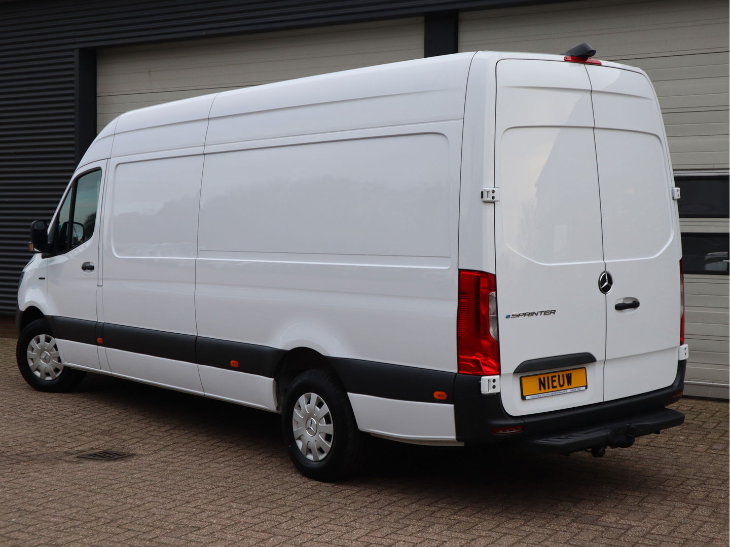 Mercedes-Benz eSprinter 314 Accu 113 kWh WLPT 445 KM - Snelladen - L3H2 Maxi - Trekhaak