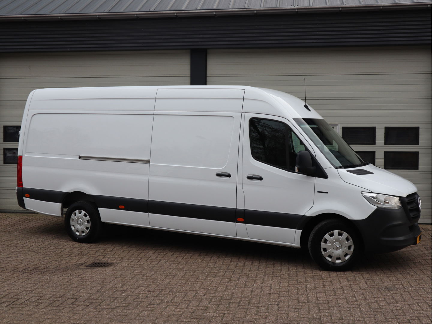 Mercedes-Benz eSprinter 314 Accu 113 kWh WLPT 445 KM - Snelladen - L3H2 Maxi - Trekhaak