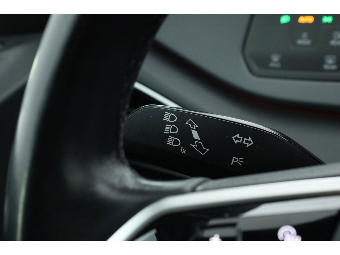 Volkswagen ID.3 Pro 58 kWh | Navi | Adapt. Cruise | Stoel- Stuurverw. | PDC V+A | Apple CarPlay |