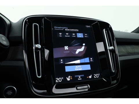 Volvo XC40 1.5 T5 Plug-in hybrid Ultimate Dark | Facelift | Pano | Trekhaak | 360 camera | ACC | Blis | H&K audio |