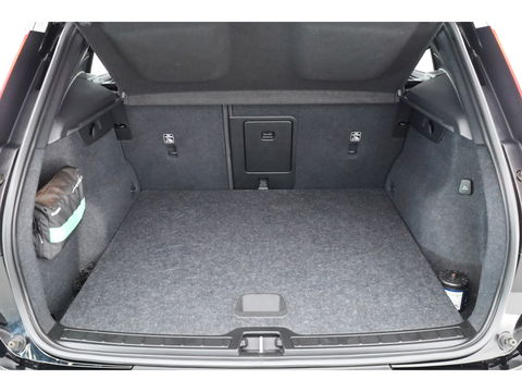 Volvo XC40 1.5 T5 Plug-in hybrid Ultimate Dark | Facelift | Pano | Trekhaak | 360 camera | ACC | Blis | H&K audio |