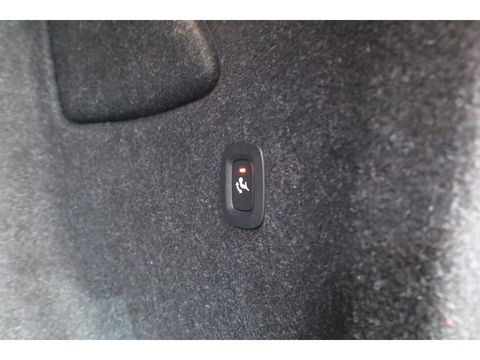 Volvo XC40 1.5 T5 Plug-in hybrid Ultimate Dark | Facelift | Pano | Trekhaak | 360 camera | ACC | Blis | H&K audio |