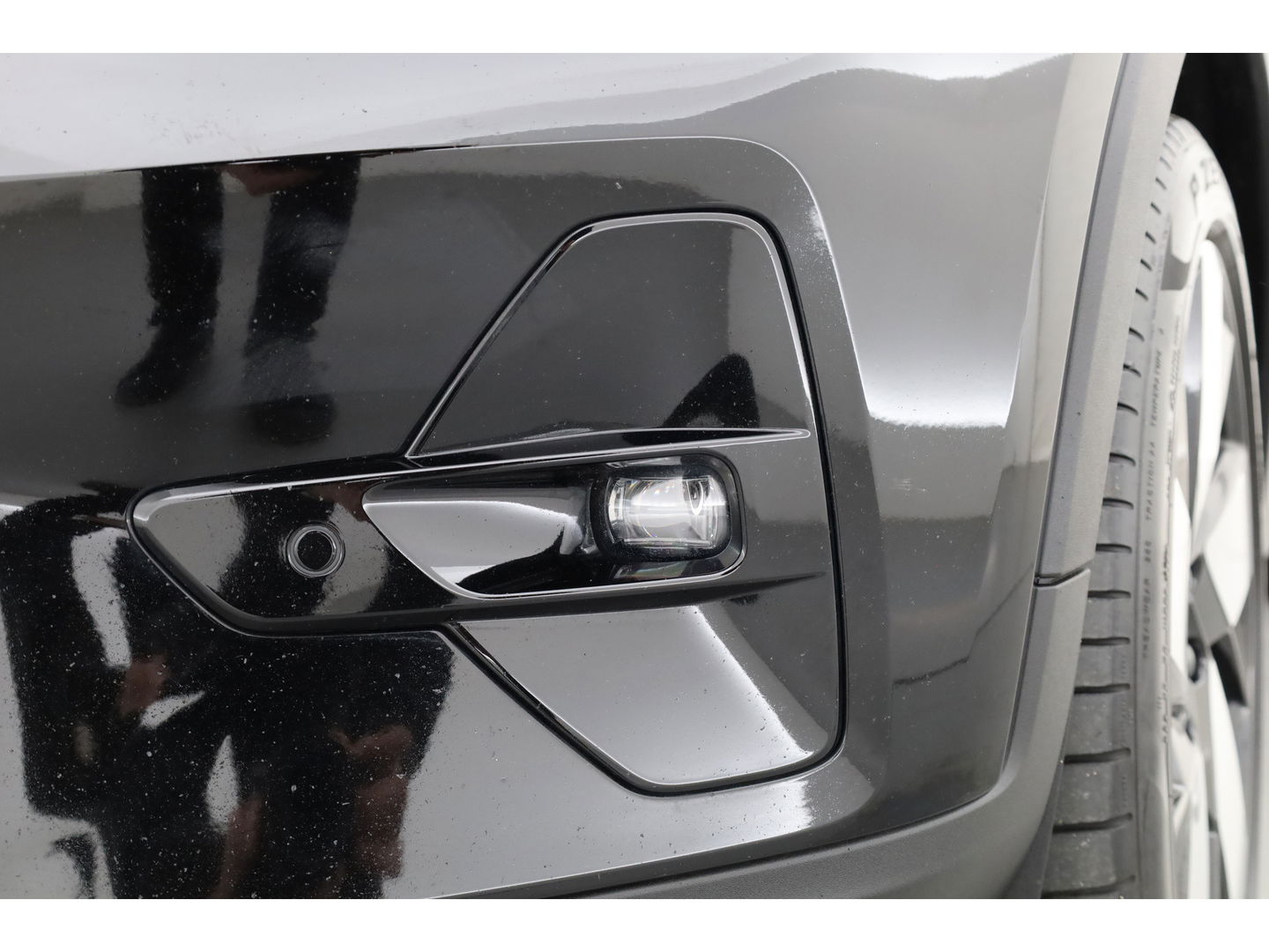 Volvo XC40 1.5 T5 Plug-in hybrid Ultimate Dark | Facelift | Pano | Trekhaak | 360 camera | ACC | Blis | H&K audio |