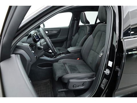 Volvo XC40 1.5 T5 Plug-in hybrid Ultimate Dark | Facelift | Pano | Trekhaak | 360 camera | ACC | Blis | H&K audio |