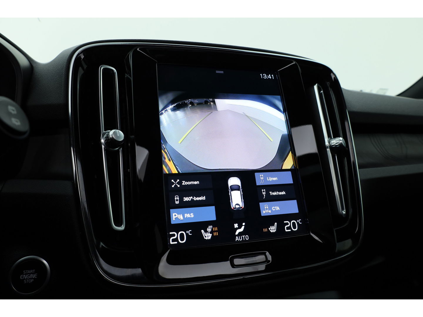 Volvo XC40 1.5 T5 Plug-in hybrid Ultimate Dark | Facelift | Pano | Trekhaak | 360 camera | ACC | Blis | H&K audio |