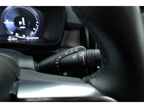 Volvo XC40 1.5 T5 Plug-in hybrid Ultimate Dark | Facelift | Pano | Trekhaak | 360 camera | ACC | Blis | H&K audio |