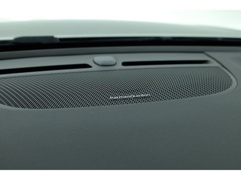 Volvo XC40 1.5 T5 Plug-in hybrid Ultimate Dark | Facelift | Pano | Trekhaak | 360 camera | ACC | Blis | H&K audio |