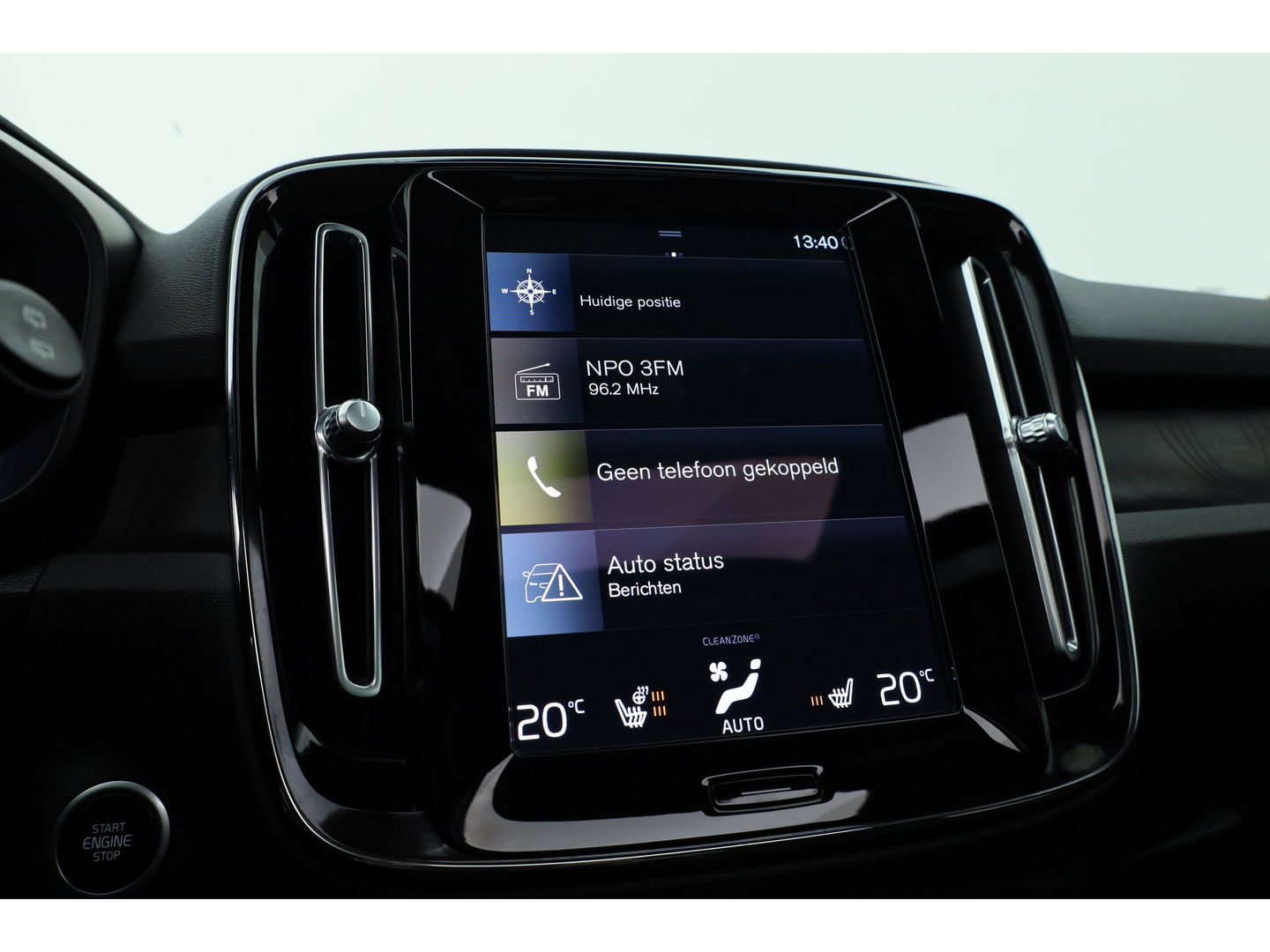 Volvo XC40 1.5 T5 Plug-in hybrid Ultimate Dark | Facelift | Pano | Trekhaak | 360 camera | ACC | Blis | H&K audio |