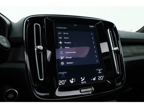 Volvo XC40 1.5 T5 Plug-in hybrid Ultimate Dark | Facelift | Pano | Trekhaak | 360 camera | ACC | Blis | H&K audio |