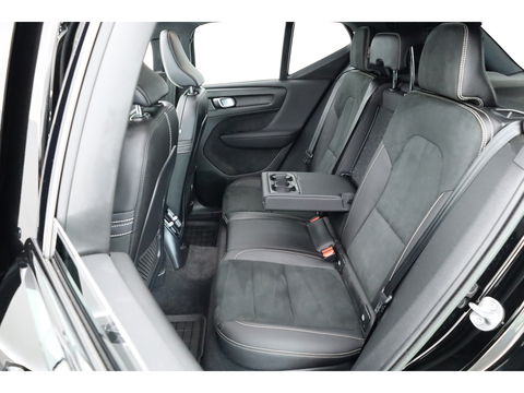 Volvo XC40 1.5 T5 Plug-in hybrid Ultimate Dark | Facelift | Pano | Trekhaak | 360 camera | ACC | Blis | H&K audio |