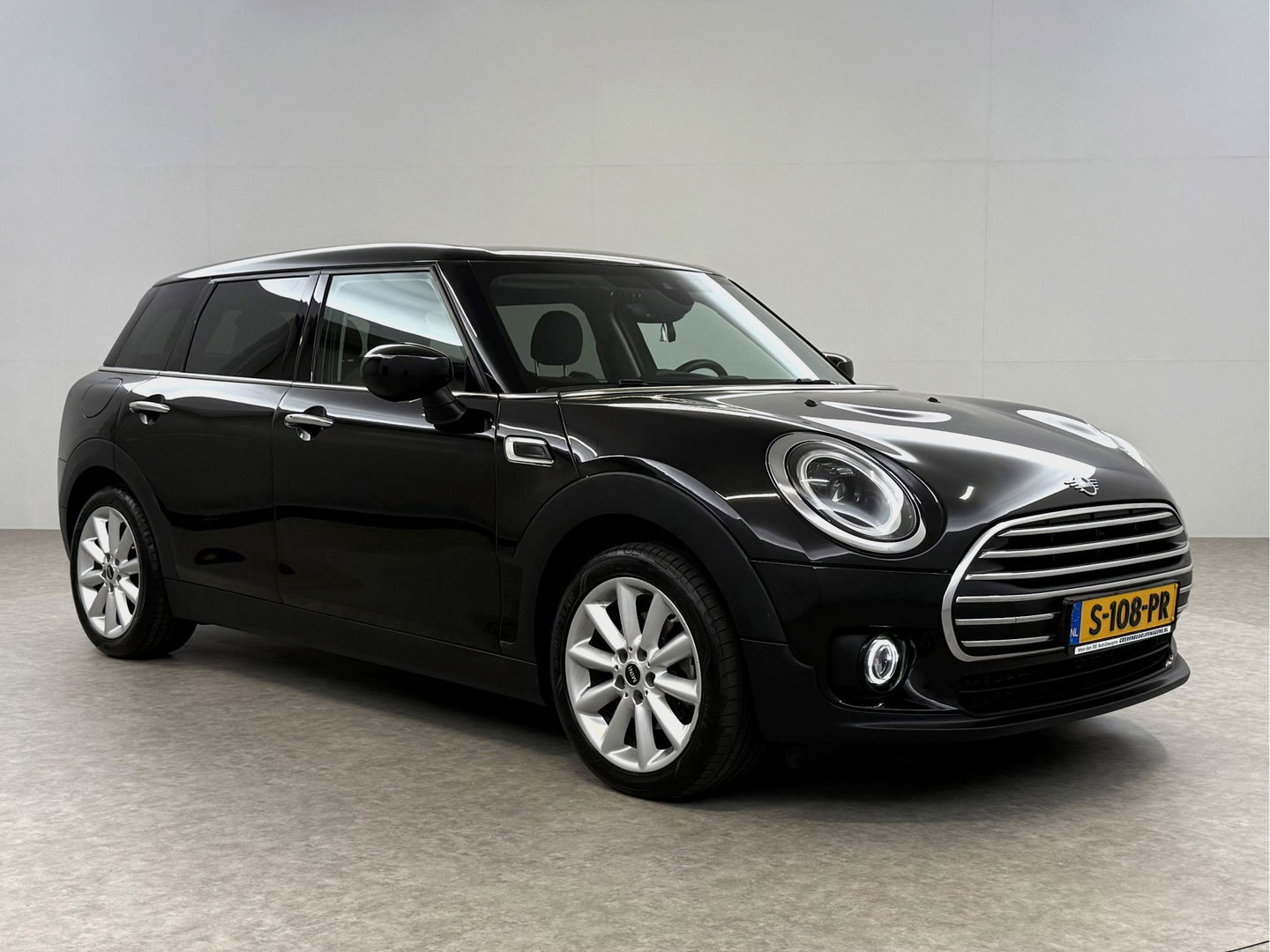 MINI Clubman 1.5 Cooper Classic | Virtual | Sfeerverl. | Camera | LED | Cruise | Navi | Stoelverw. | Parkeersens.