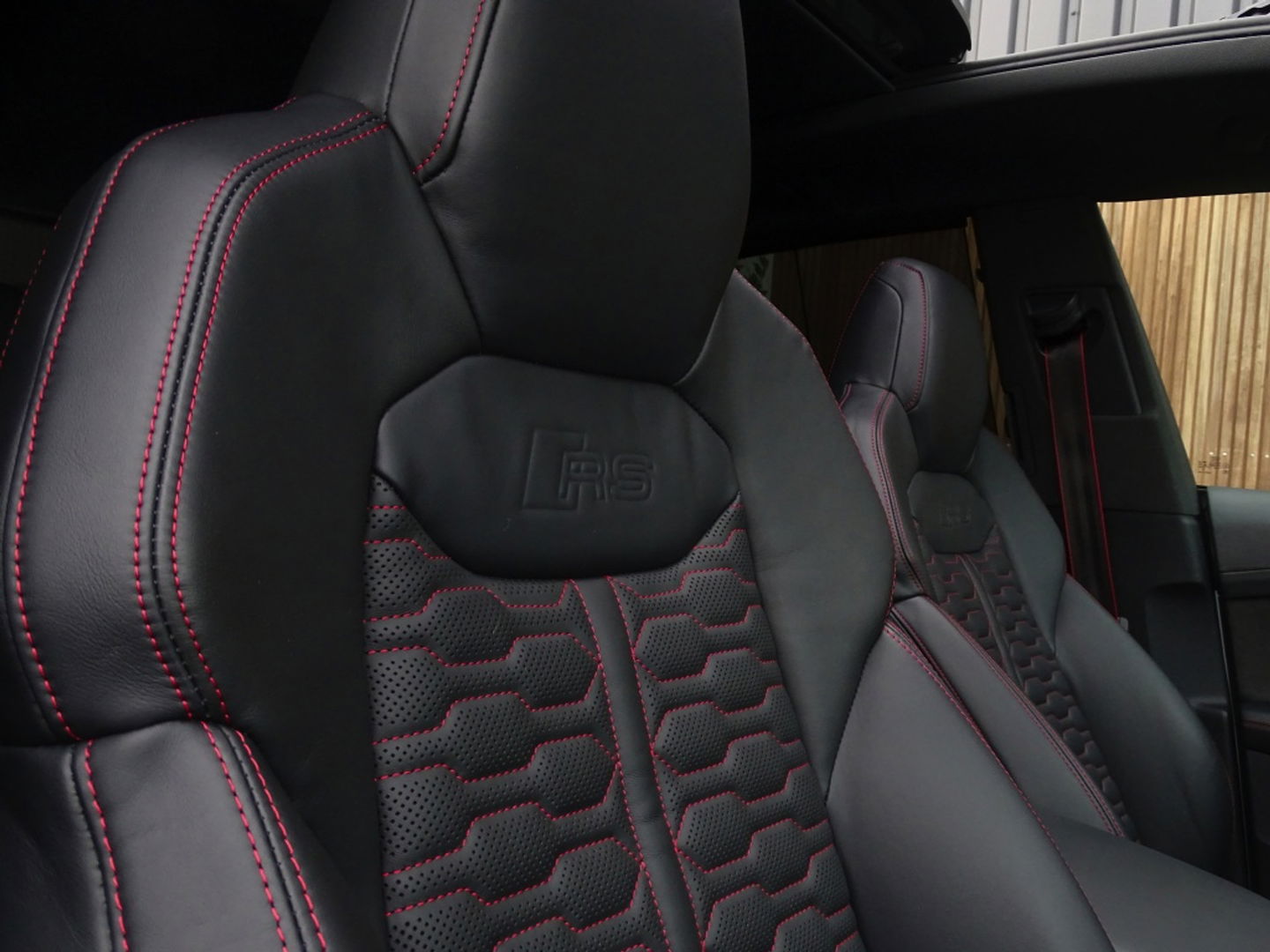 Audi Q8 4.0 TFSI V8T 601PK RS Q8 q. / carbon / ceramic brakes / B&O