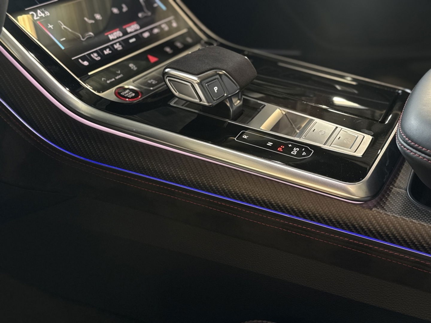 Audi Q8 4.0 TFSI V8T 601PK RS Q8 q. / carbon / ceramic brakes / B&O