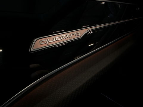 Audi Q8 4.0 TFSI V8T 601PK RS Q8 q. / carbon / ceramic brakes / B&O