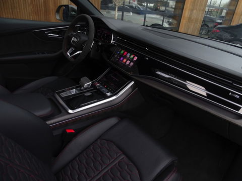 Audi Q8 4.0 TFSI V8T 601PK RS Q8 q. / carbon / ceramic brakes / B&O