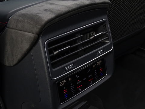 Audi Q8 4.0 TFSI V8T 601PK RS Q8 q. / carbon / ceramic brakes / B&O