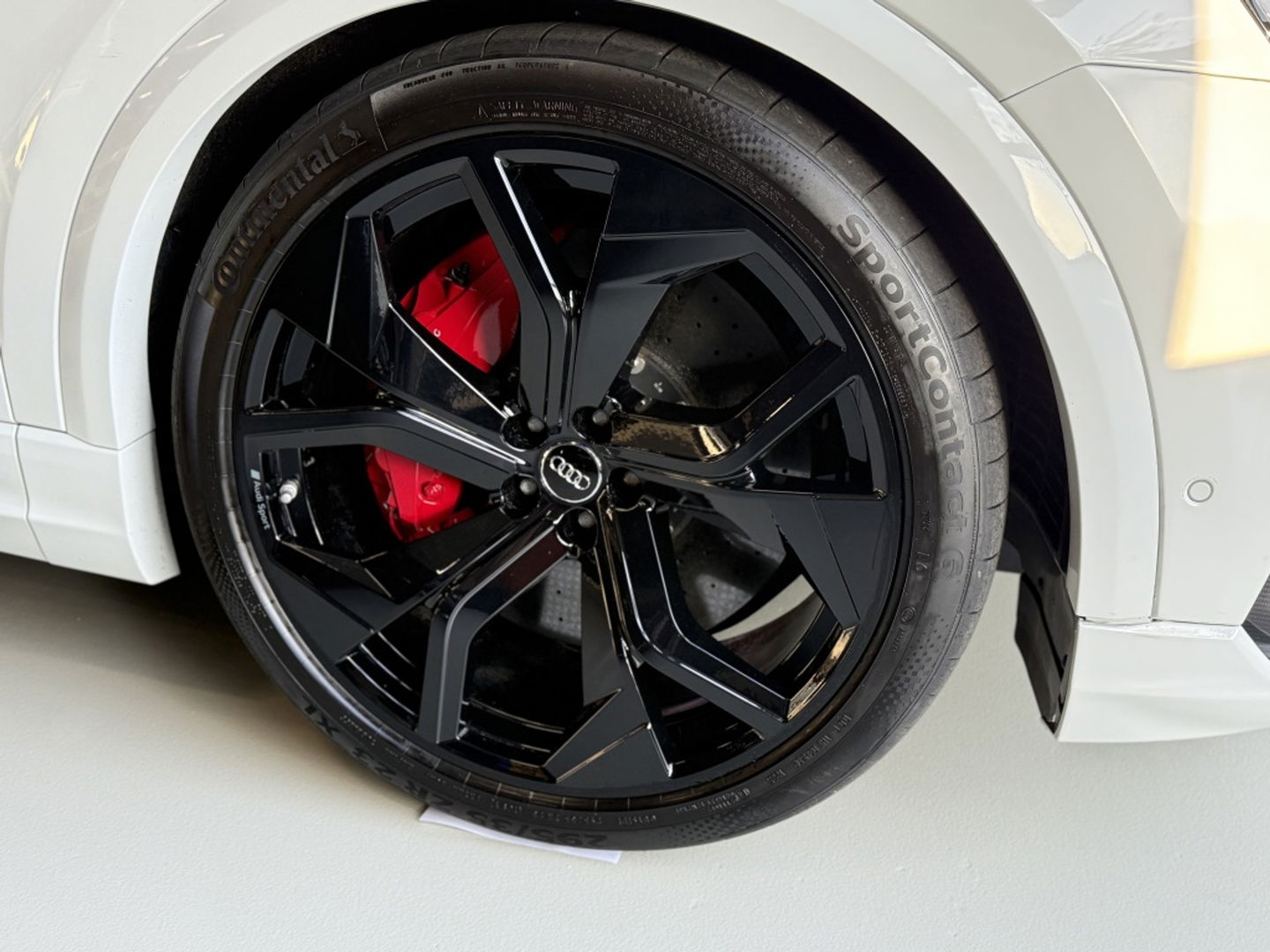 Audi Q8 4.0 TFSI V8T 601PK RS Q8 q. / carbon / ceramic brakes / B&O