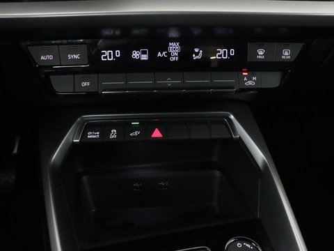 Audi A3 40 TFSIe Business edition | Adaptive cruise | Sportstoelen | Carplay | Virtual Cockpit | Audi Sound | Climate control | Navigatie | Full LED | PHEV | Plug In