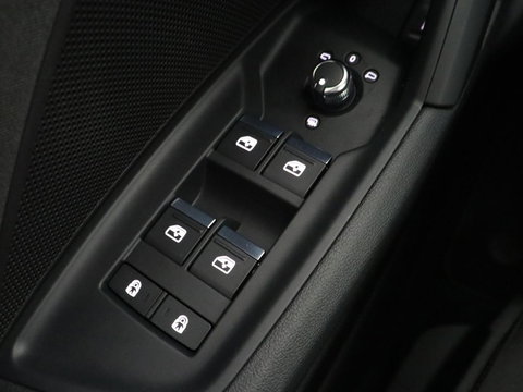 Audi A3 40 TFSIe Business edition | Adaptive cruise | Sportstoelen | Carplay | Virtual Cockpit | Audi Sound | Climate control | Navigatie | Full LED | PHEV | Plug In