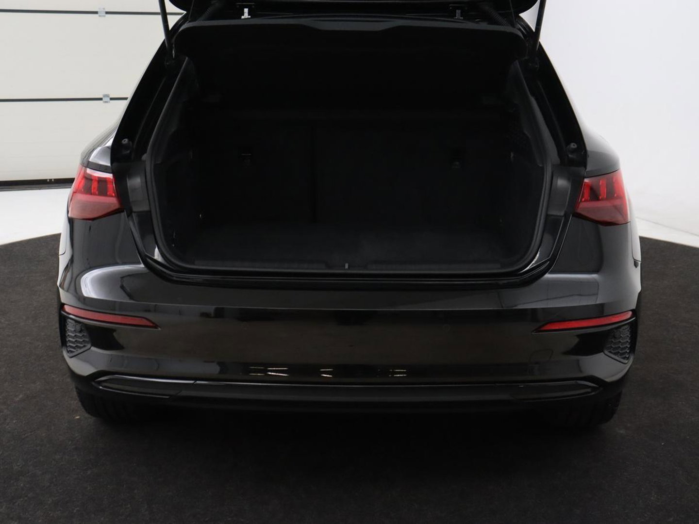 Audi A3 40 TFSIe Business edition | Adaptive cruise | Sportstoelen | Carplay | Virtual Cockpit | Audi Sound | Climate control | Navigatie | Full LED | PHEV | Plug In