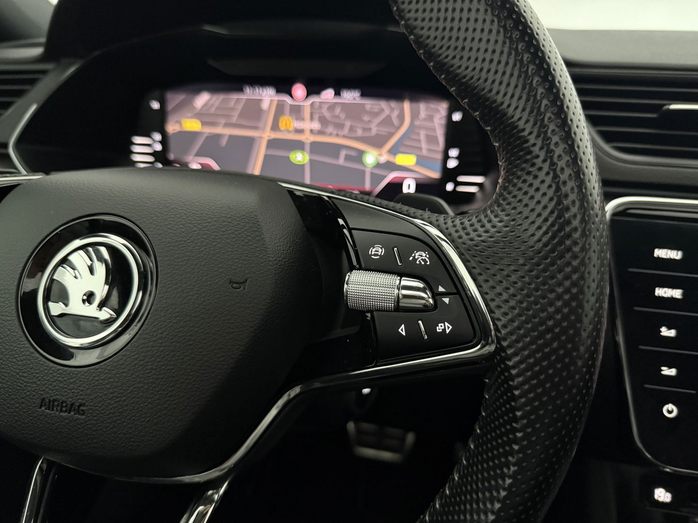 Škoda Superb Combi 1.4 TSI iV 218PK | SOH 90% | Pano | 360° | Virtual | Sfeer | Memory | Canton | Camera | Carplay | Adap. Cruise