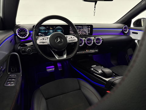Mercedes-Benz CLA-Klasse Shooting Brake 200 AMG | Pano | Sfeer | Virtual | Camera | Trekh. | Carplay | LED | NAP