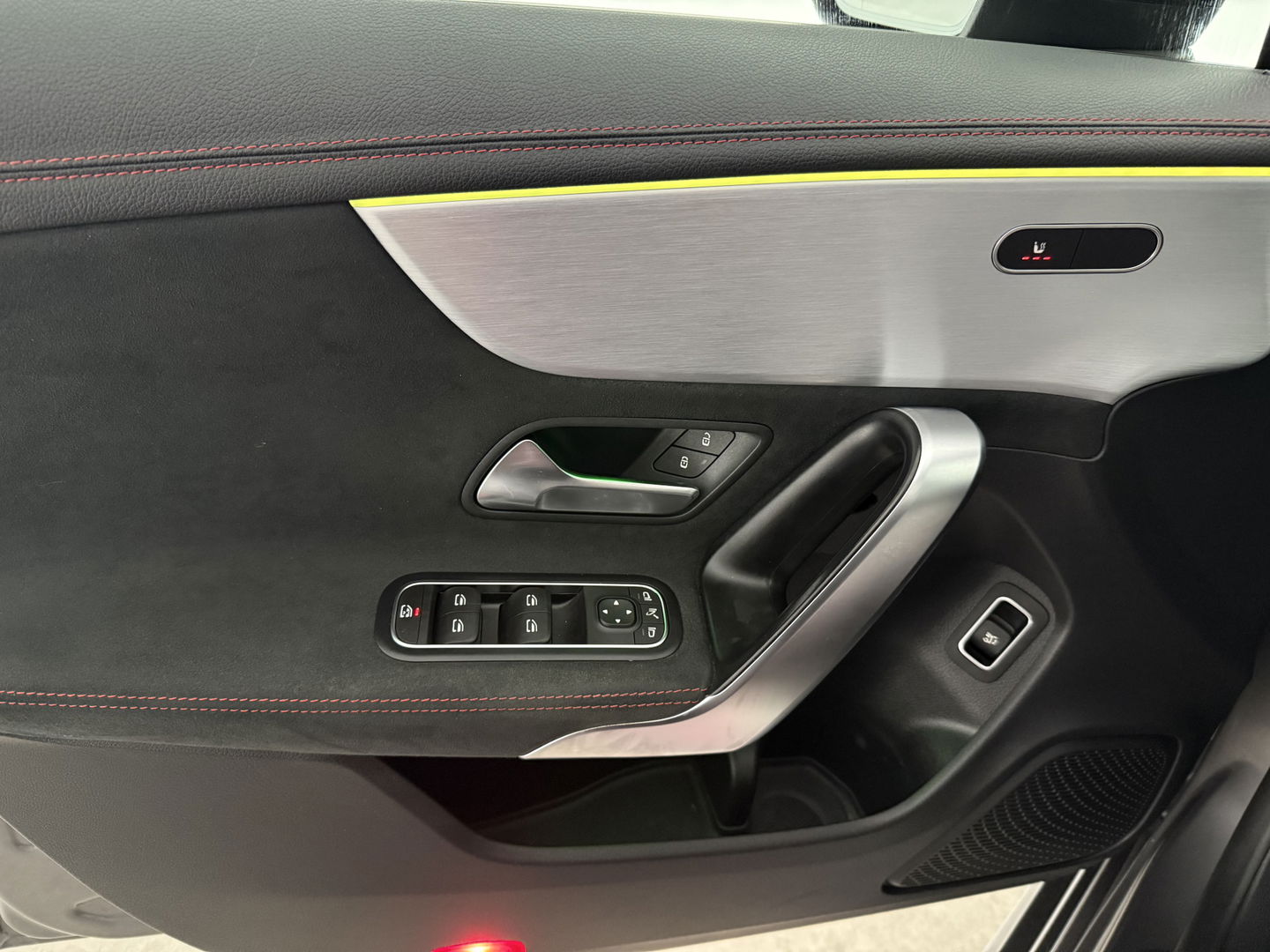 Mercedes-Benz CLA-Klasse Shooting Brake 200 AMG | Pano | Sfeer | Virtual | Camera | Trekh. | Carplay | LED | NAP