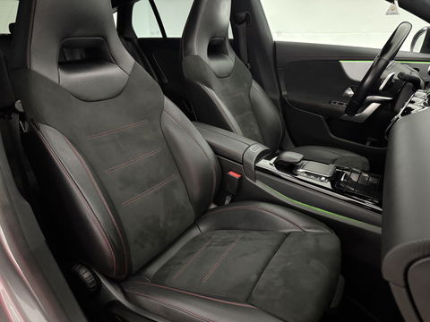 Mercedes-Benz CLA-Klasse Shooting Brake 200 AMG | Pano | Sfeer | Virtual | Camera | Trekh. | Carplay | LED | NAP