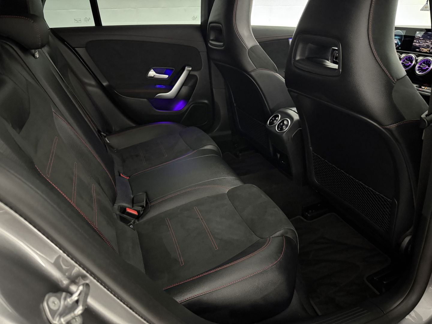 Mercedes-Benz CLA-Klasse Shooting Brake 200 AMG | Pano | Sfeer | Virtual | Camera | Trekh. | Carplay | LED | NAP