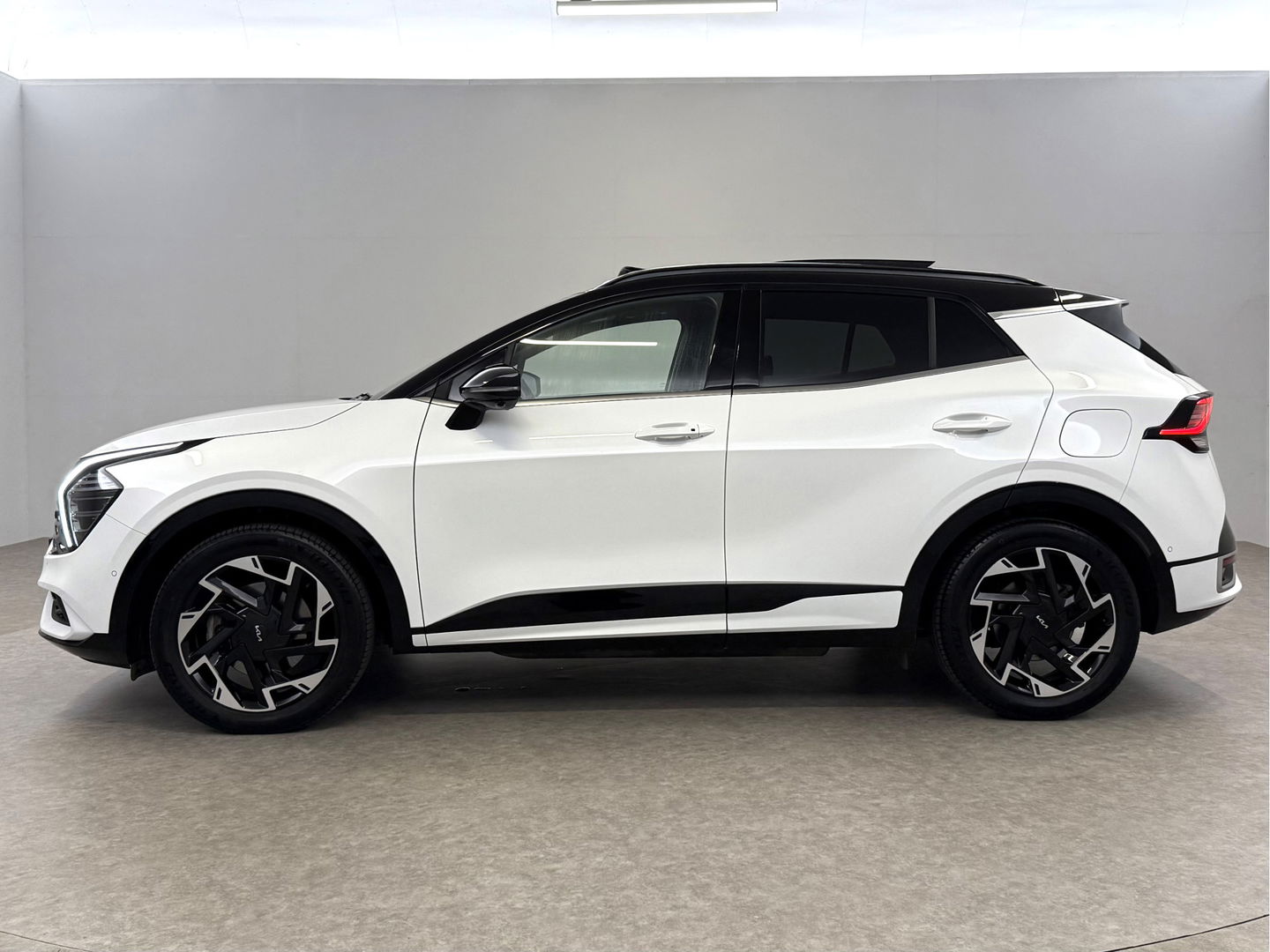 Kia Sportage 1.6 T-GDi PHEV AWD GT-Line | SOH 97% | Pano | 360° | Memory | Virtual | Sfeer | Carplay | Trekh. | Stoel/Stuurverw. | Adap. Cruise |