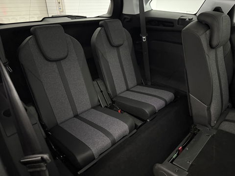 Peugeot 5008 1.2 PureTech 7p. | 360° | Virtual | Sfeer | Trekh. | Carplay | Cruise | Navi | NAP