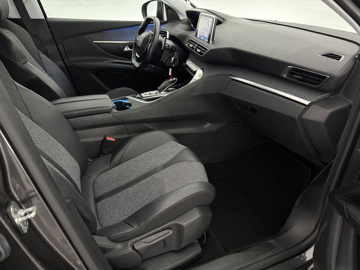 Peugeot 5008 1.2 PureTech 7p. | 360° | Virtual | Sfeer | Trekh. | Carplay | Cruise | Navi | NAP