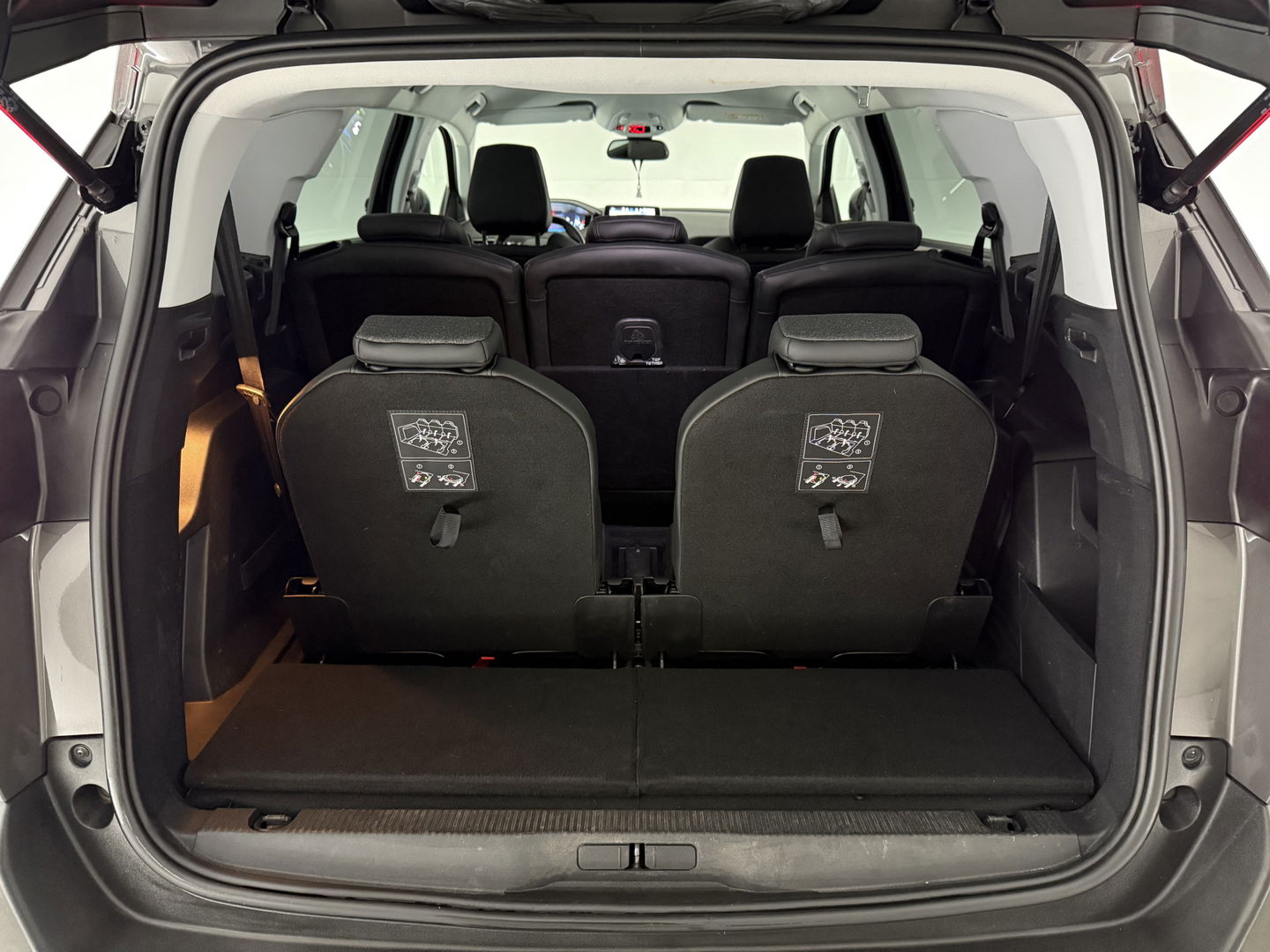 Peugeot 5008 1.2 PureTech 7p. | 360° | Virtual | Sfeer | Trekh. | Carplay | Cruise | Navi | NAP