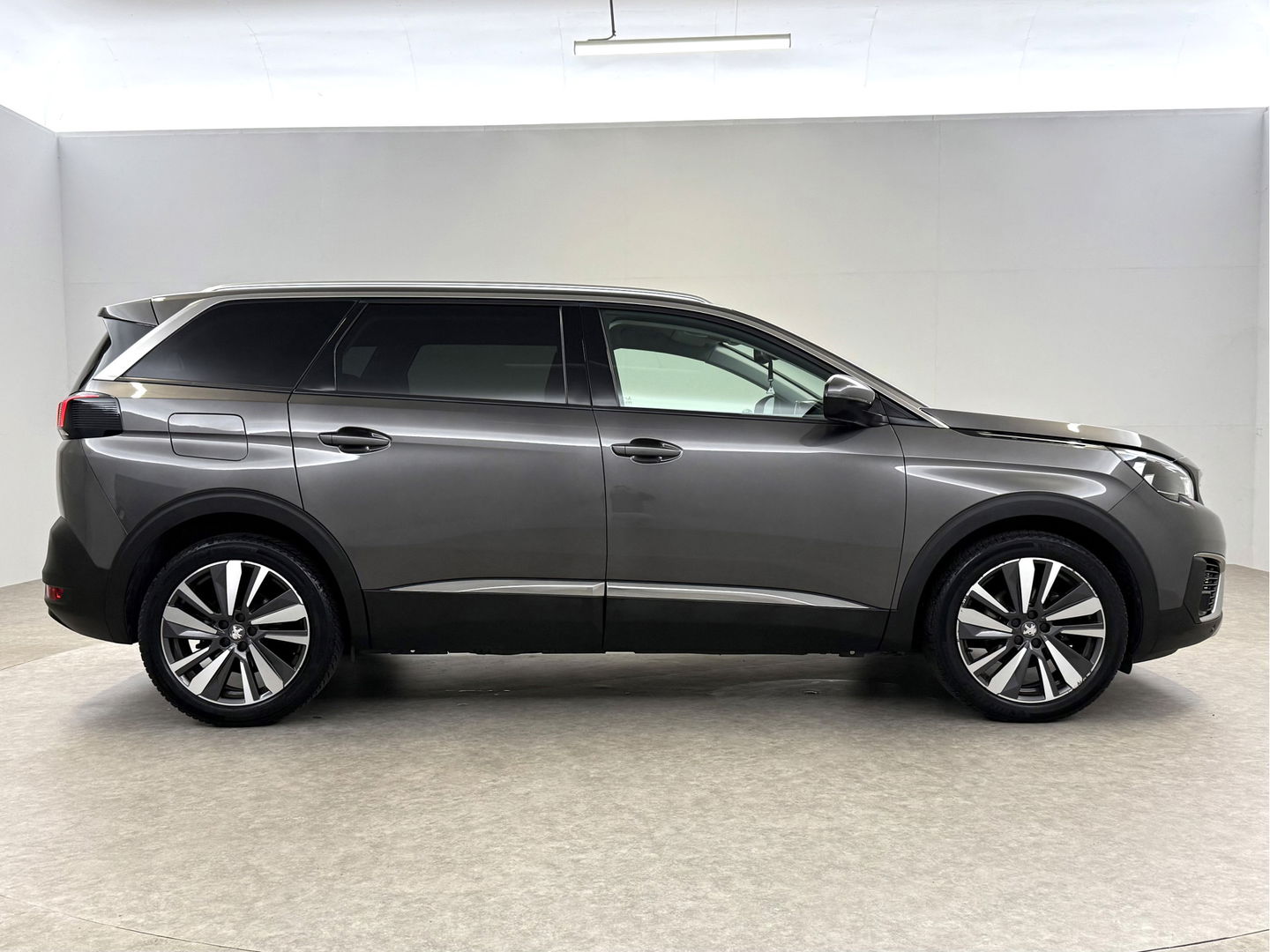 Peugeot 5008 1.2 PureTech 7p. | 360° | Virtual | Sfeer | Trekh. | Carplay | Cruise | Navi | NAP