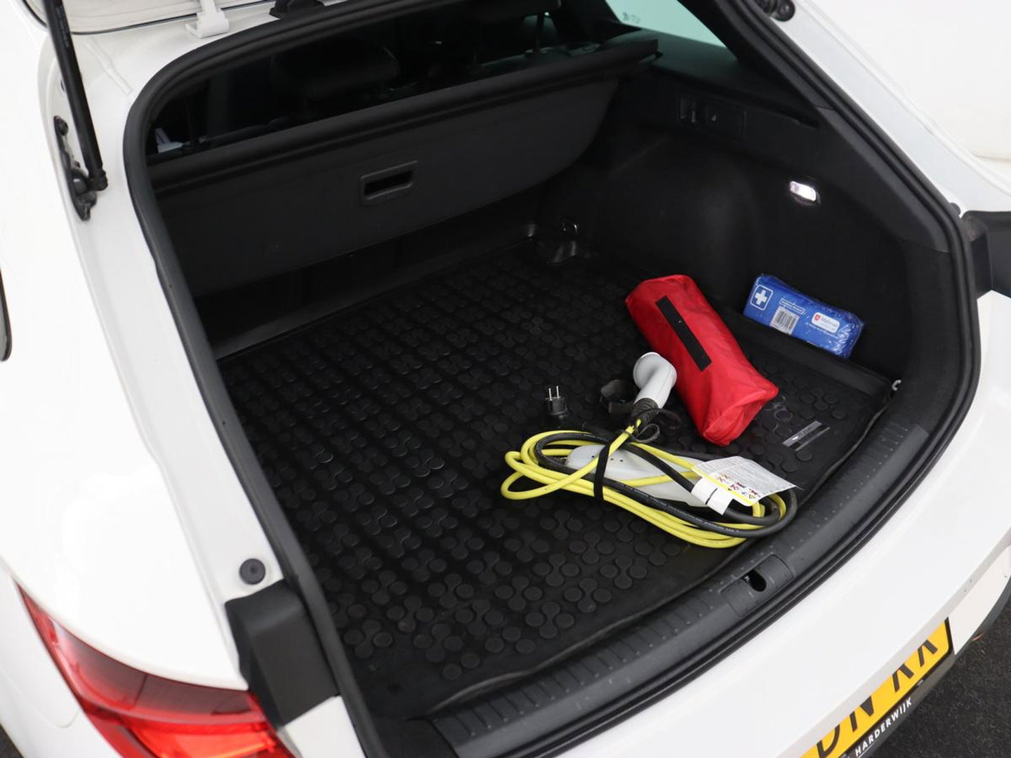 CUPRA Leon 1.4 e-Hybrid | Stoelverwarming | Camera | Carplay | Sfeerverlichting | Navigatie | Full LED | Sportstoelen | Half leder | PHEV | Plug In