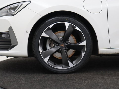 CUPRA Leon 1.4 e-Hybrid | Stoelverwarming | Camera | Carplay | Sfeerverlichting | Navigatie | Full LED | Sportstoelen | Half leder | PHEV | Plug In