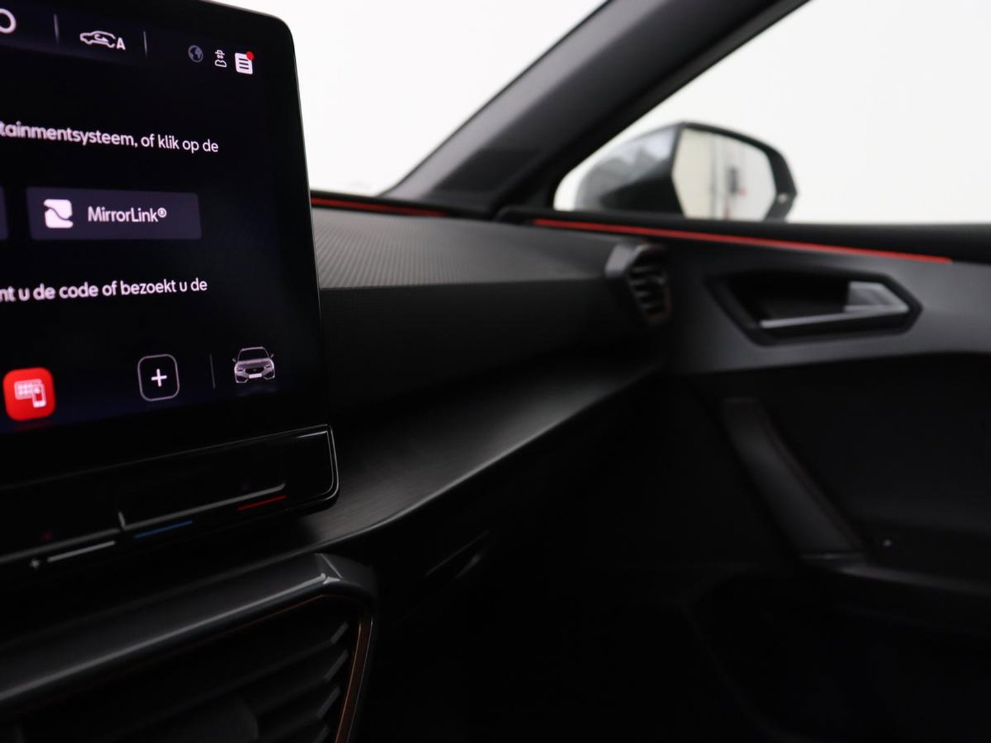 CUPRA Leon 1.4 e-Hybrid | Stoelverwarming | Camera | Carplay | Sfeerverlichting | Navigatie | Full LED | Sportstoelen | Half leder | PHEV | Plug In