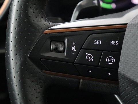 CUPRA Leon 1.4 e-Hybrid | Stoelverwarming | Camera | Carplay | Sfeerverlichting | Navigatie | Full LED | Sportstoelen | Half leder | PHEV | Plug In