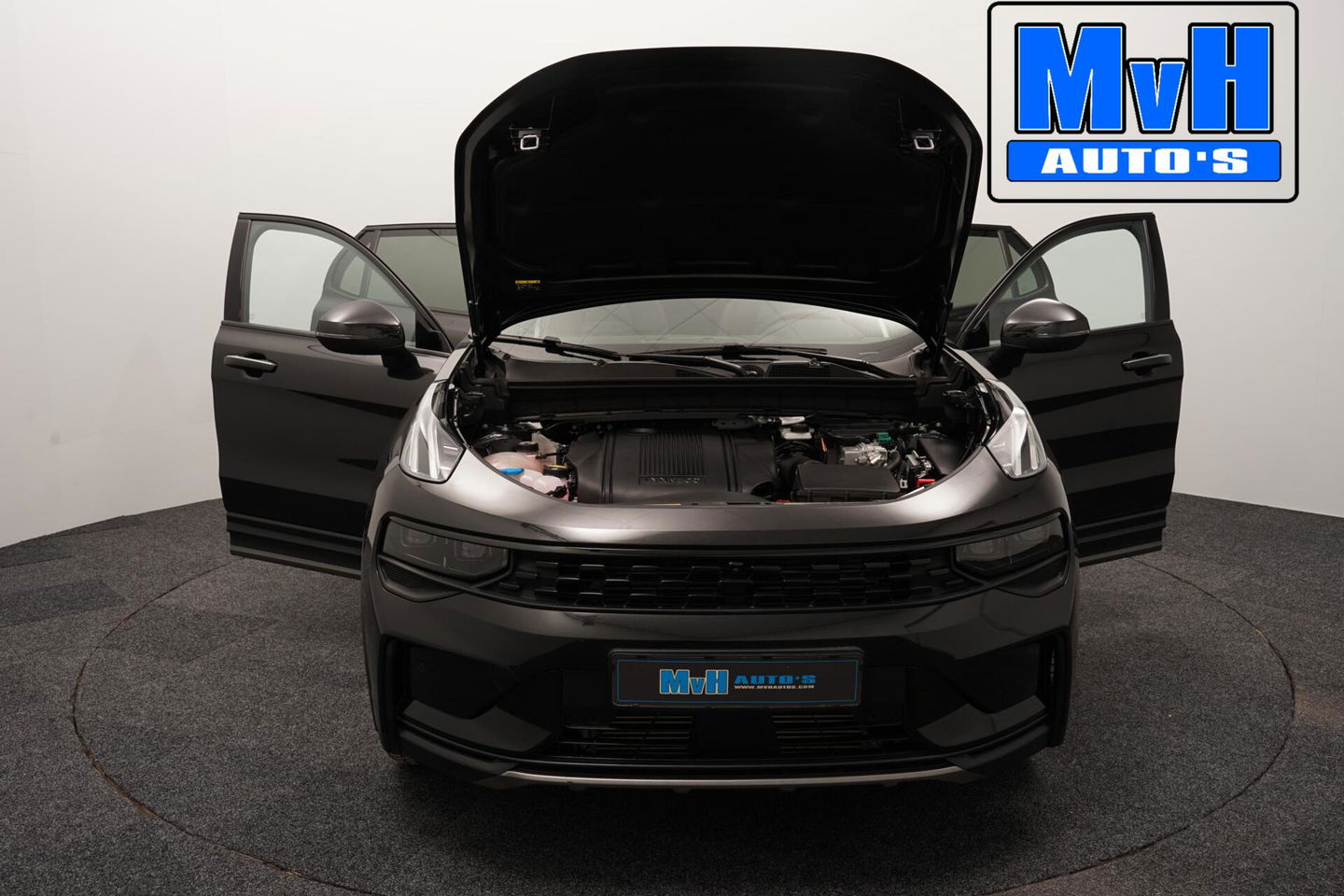 Lynk & Co 01 1.5 Hybride|FULL BLACK XL|ZWARTE.HEMEL|LEER|TREKH