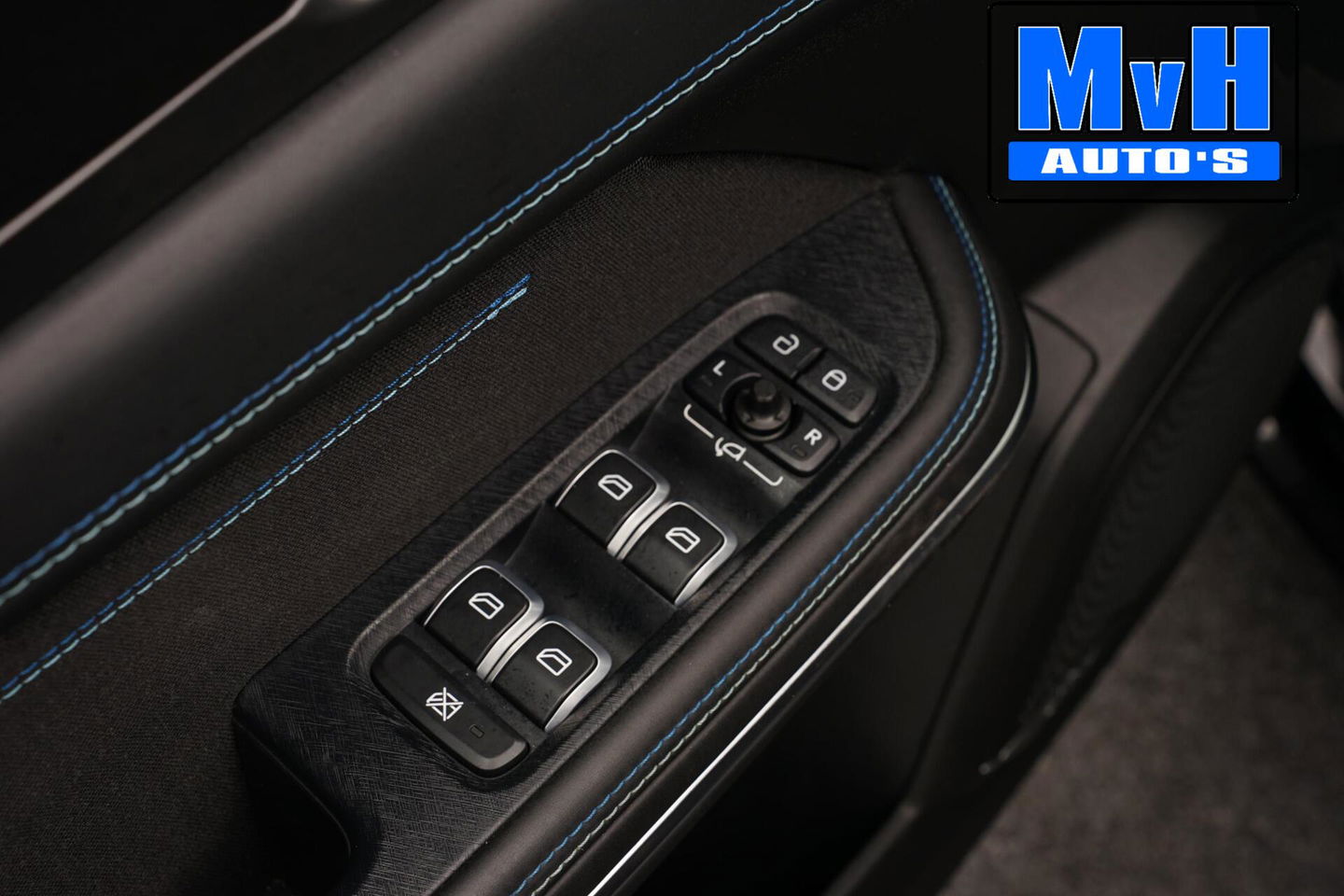 Lynk & Co 01 1.5 Hybride|FULL BLACK XL|ZWARTE.HEMEL|LEER|TREKH