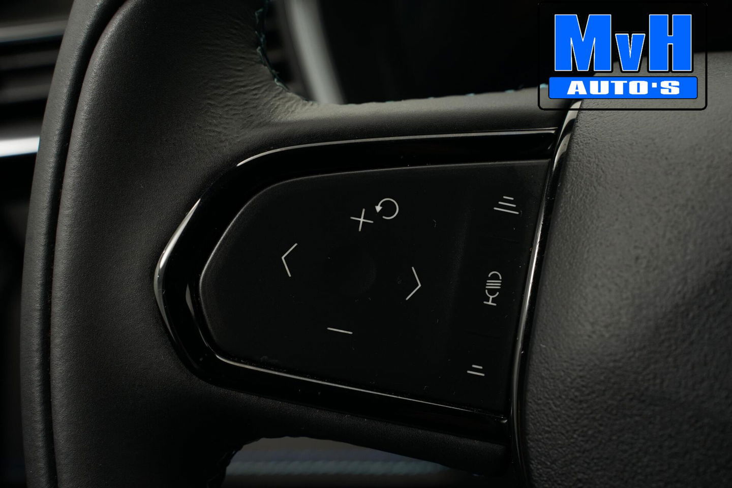 Lynk & Co 01 1.5 Hybride|FULL BLACK XL|ZWARTE.HEMEL|LEER|TREKH