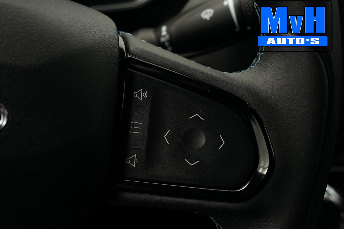 Lynk & Co 01 1.5 Hybride|FULL BLACK XL|ZWARTE.HEMEL|LEER|TREKH