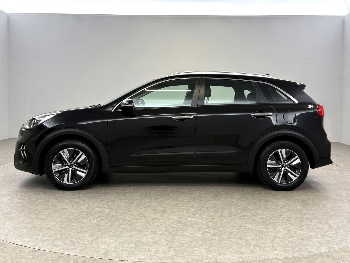 Kia Niro 1.6 GDi Hybrid 141PK DynamicLine | Camera | Adap. Cruise | Trekh. | Carplay | Navi | Parkeersens. | NAP