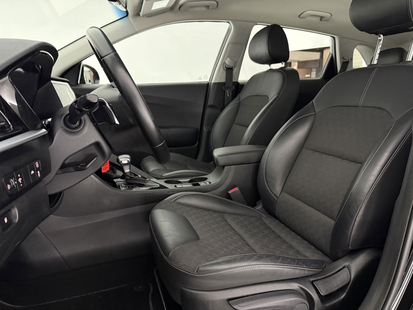 Kia Niro 1.6 GDi Hybrid 141PK DynamicLine | Camera | Adap. Cruise | Trekh. | Carplay | Navi | Parkeersens. | NAP