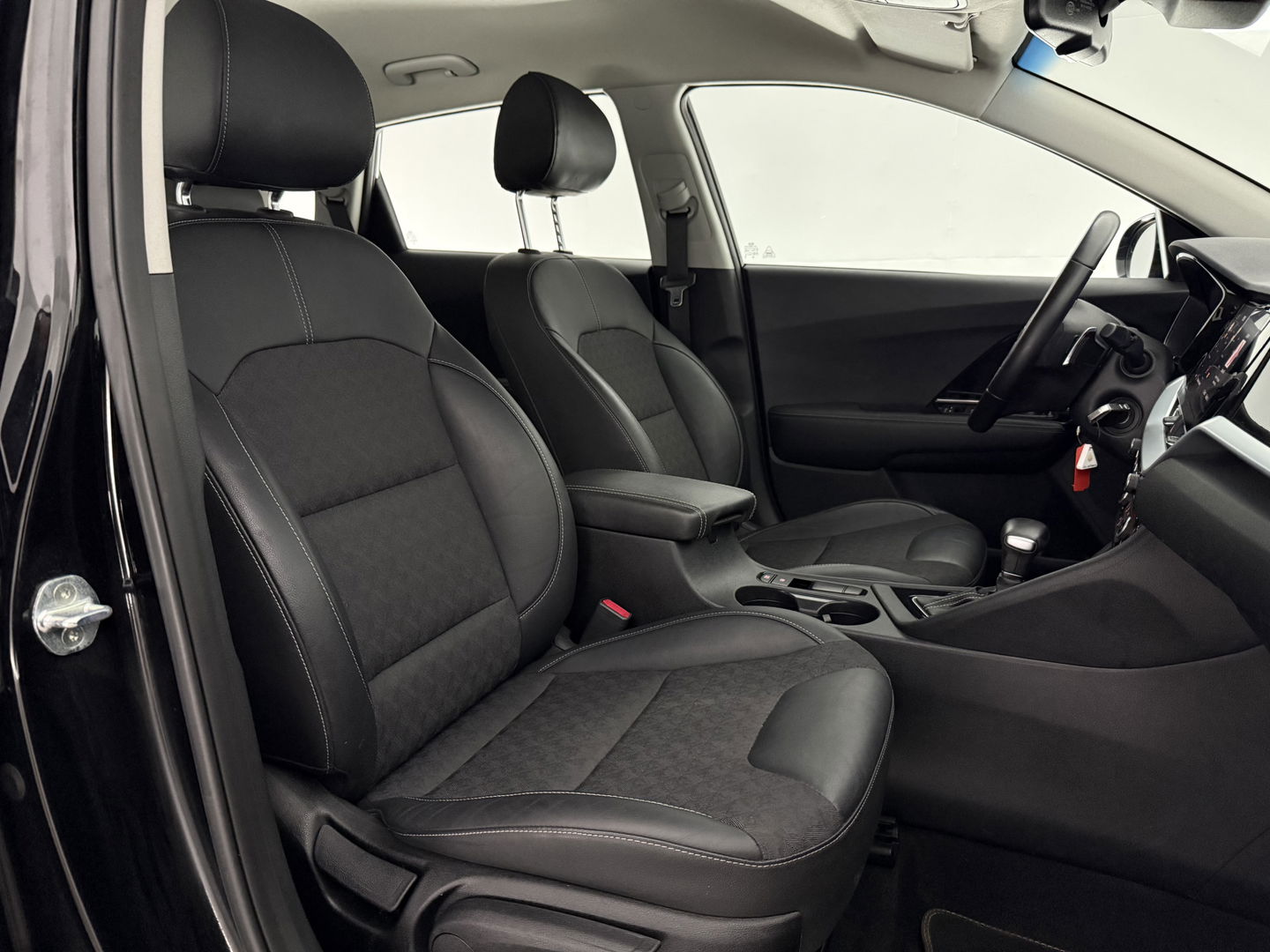 Kia Niro 1.6 GDi Hybrid 141PK DynamicLine | Camera | Adap. Cruise | Trekh. | Carplay | Navi | Parkeersens. | NAP