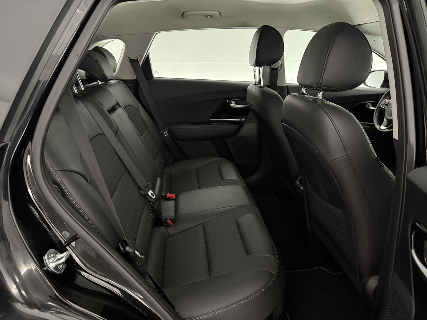 Kia Niro 1.6 GDi Hybrid 141PK DynamicLine | Camera | Adap. Cruise | Trekh. | Carplay | Navi | Parkeersens. | NAP