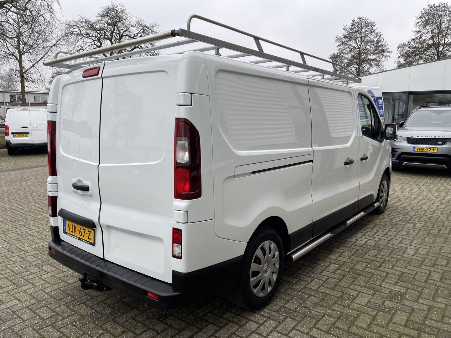 Renault Trafic 2.0 dCi 120pk T29 L2H1 Work Edition / vaste prijs rijklaar € 14.950 ex btw / lease vanaf € 252 / imperial / cruise / airco / navigatie / sidebars / euro 6