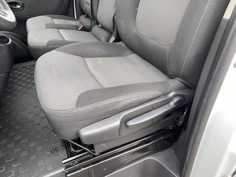 Renault Trafic 2.0 dCi 120pk T29 L2H1 Work Edition / vaste prijs rijklaar € 14.950 ex btw / lease vanaf € 252 / imperial / cruise / airco / navigatie / sidebars / euro 6